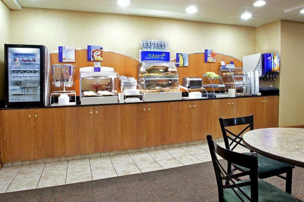 Holiday Inn Express Hotel & Suites Claypool Hill -Richlands Area By Ihg Pounding Mill Exteriér fotografie