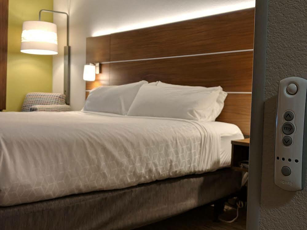 Holiday Inn Express Hotel & Suites Claypool Hill -Richlands Area By Ihg Pounding Mill Exteriér fotografie